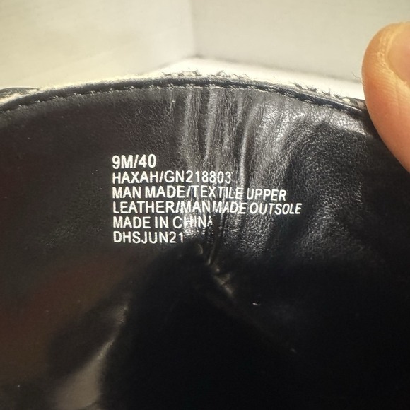 New BCBGeneration Women's Haniah Lace Up Bootie Size:9 Heel Height:4” MSRP:$169 - Picture 8 of 13